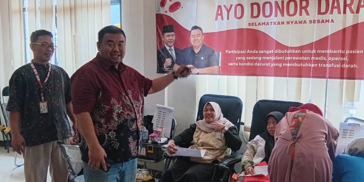 Yudha Puja Turnawan Gelar Donor Darah dan Layanan Adminduk di Kecamatan Leles